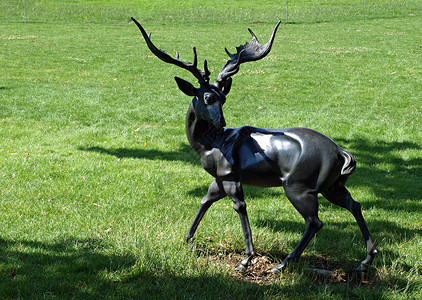 动物雕塑素材中世纪鹿雕像背景