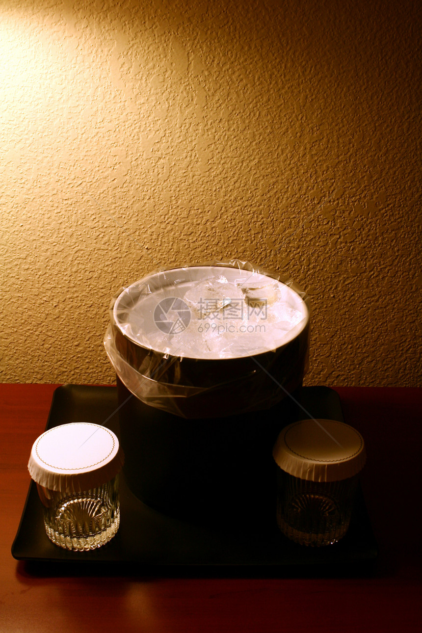 冰桶酒店冷却器立方体庆典酒吧派对桌子饮料玻璃图片