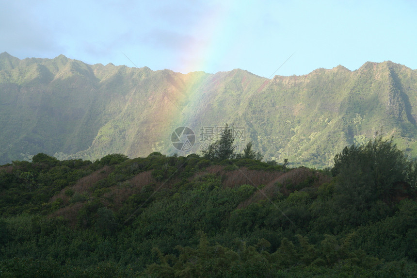 彩虹和山岳图片