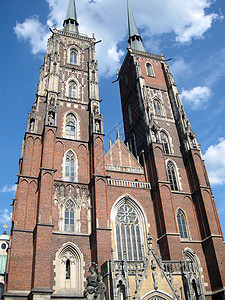 旧教会建筑教堂大教堂天空背景图片