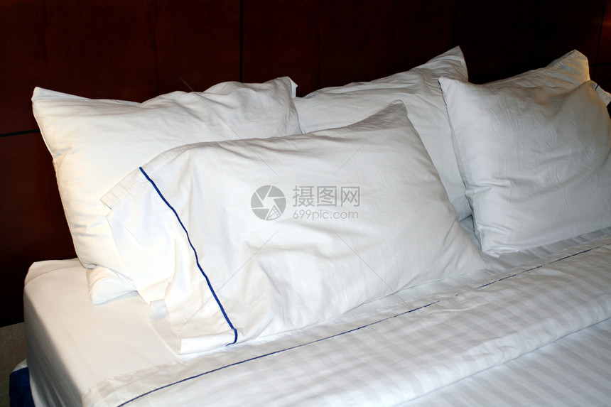 旅馆床位毯子床垫枕头住宿床单汽车寝具奢华亚麻家具图片