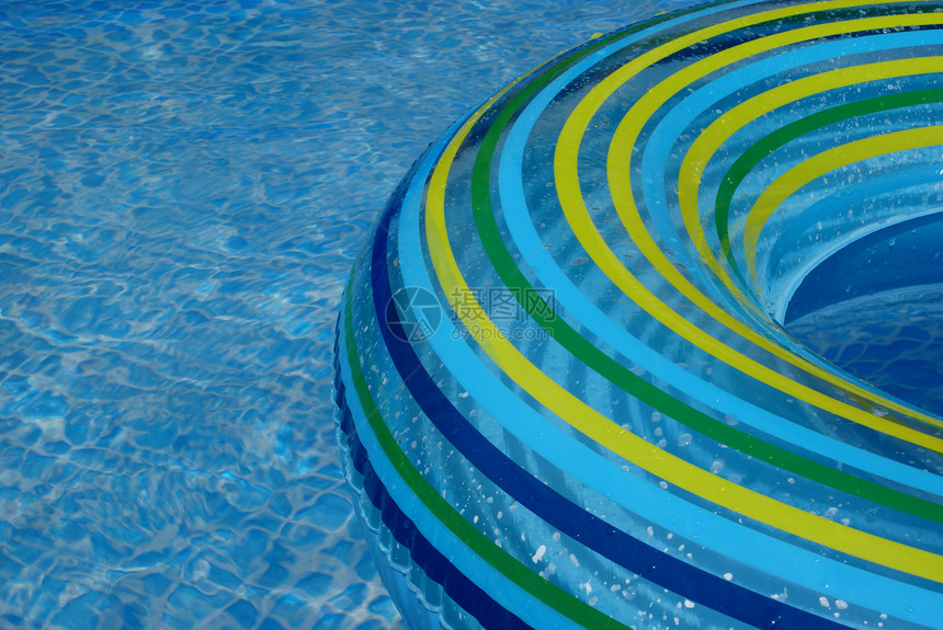 游泳带浴缸腰带假期游泳池绿色水池蓝色黄色图片