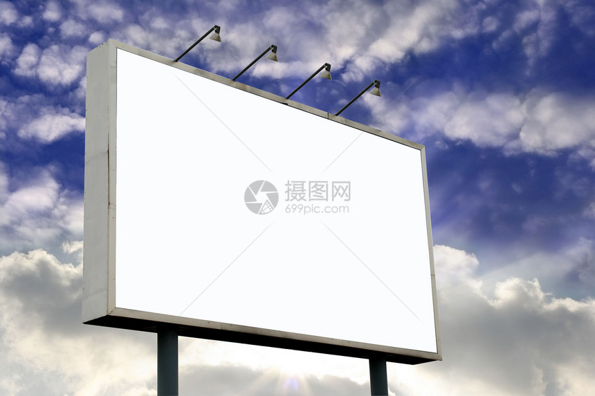 日落时的空白广告牌营销农村沥青展示坡度公告商业图片
