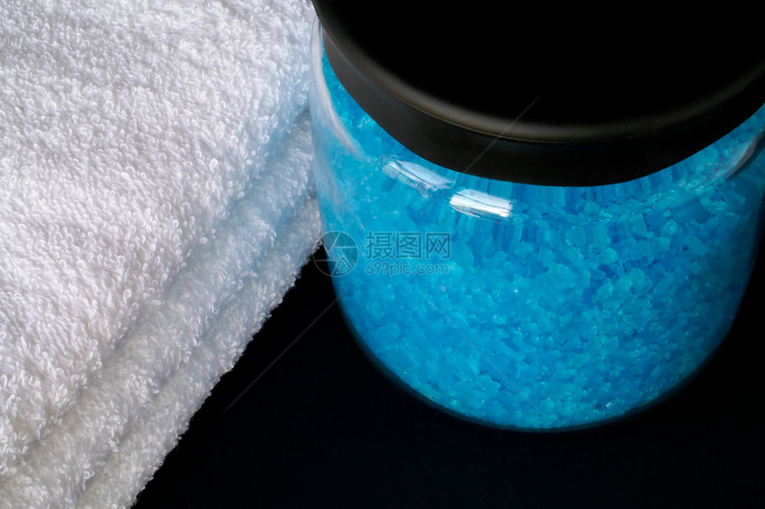 蓝浴盐和毛巾(1)图片