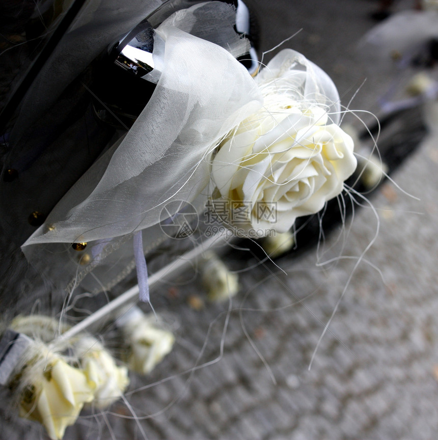 婚礼装饰的新娘车图片