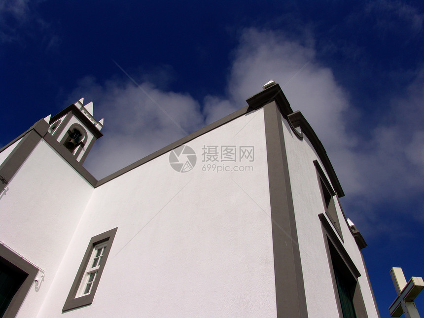 教会教堂宗教树木寺庙房子建筑物信仰楼梯天空避难所地标图片