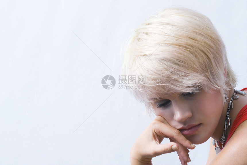 迷失在思念中女性女孩白色金发金发女郎女士图片