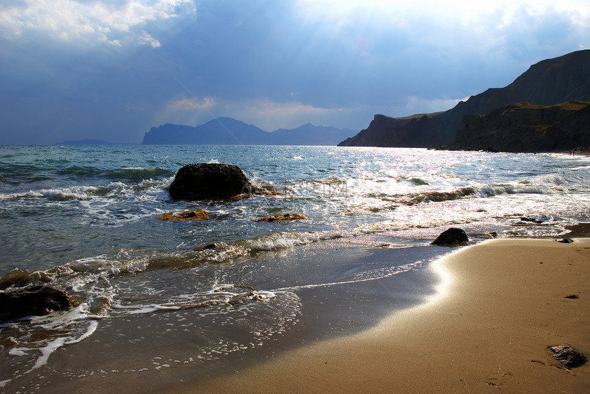 海洋海岸海滩气旋灾难暴雨风景海浪岩石岛屿力量飓风图片