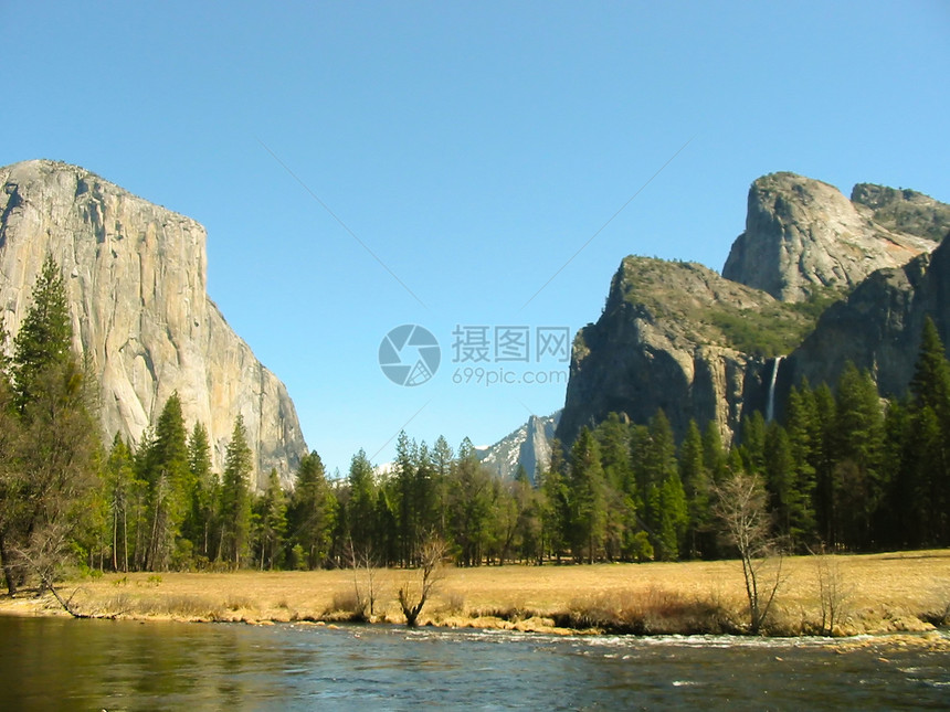 约瑟米特悬崖荒野清流树林世界游客公园瀑布花岗岩红杉图片