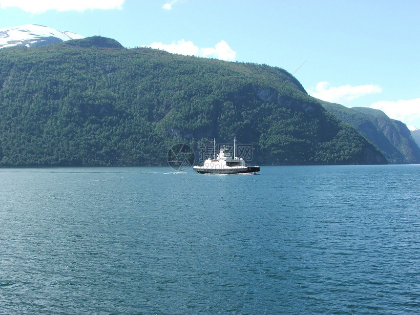 挪威Nord Firord山脉巡航峡湾渡船图片