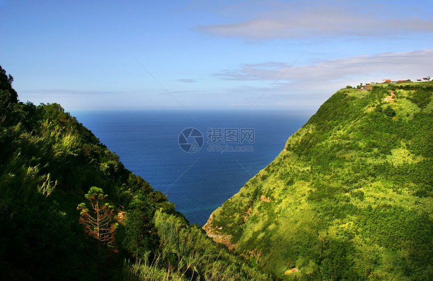 沿海海岸海洋爬坡场景悬崖村庄海滩荒野编队太阳光高地图片