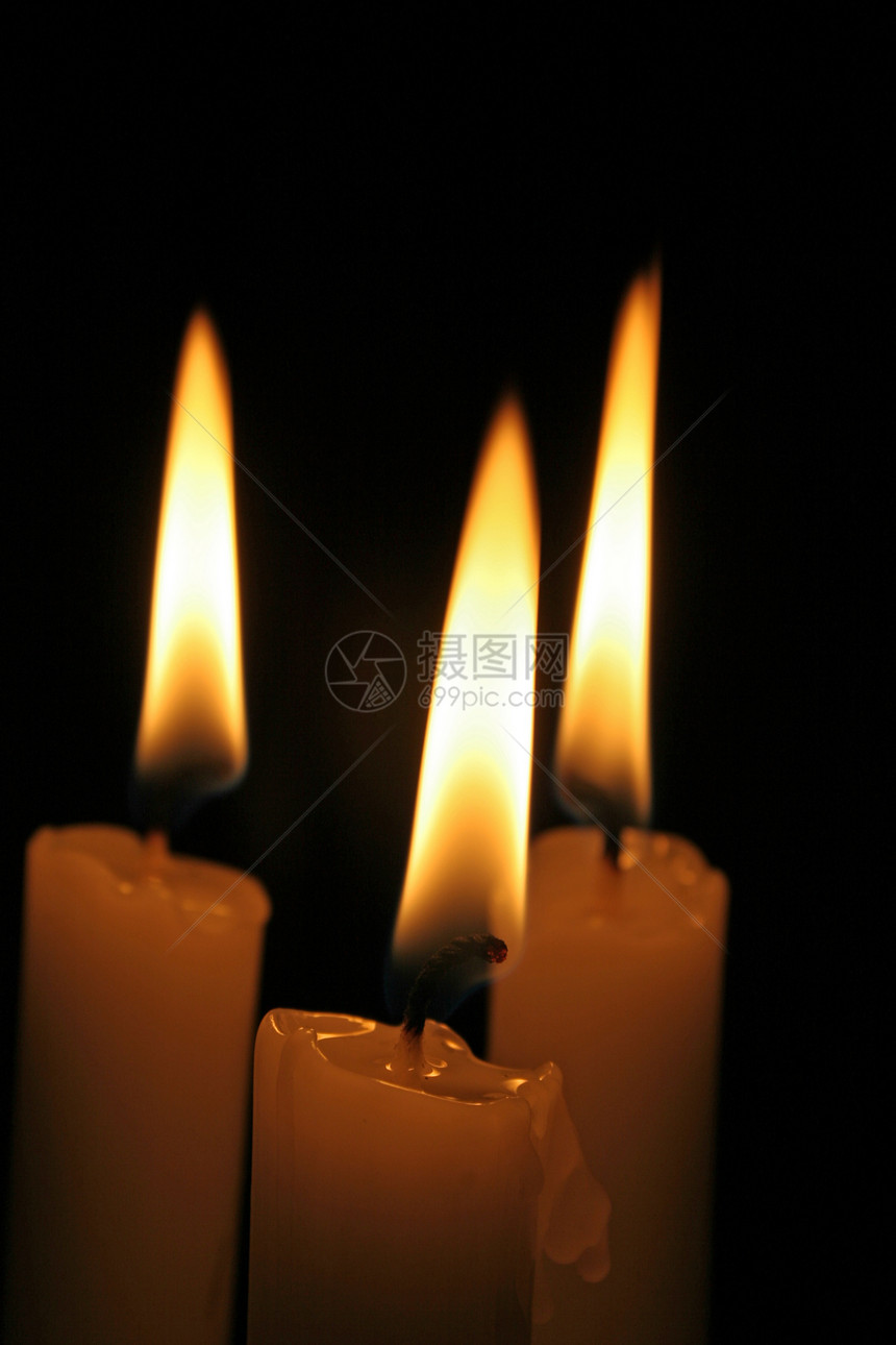 三个蜡烛温暖烧伤烛台辉光持有者精神灯芯气氛灯光浪漫图片
