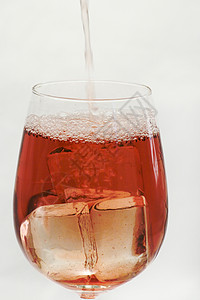 饮料苏打流行音乐果汁酒杯气泡餐厅婚礼庆典玻璃红色背景图片