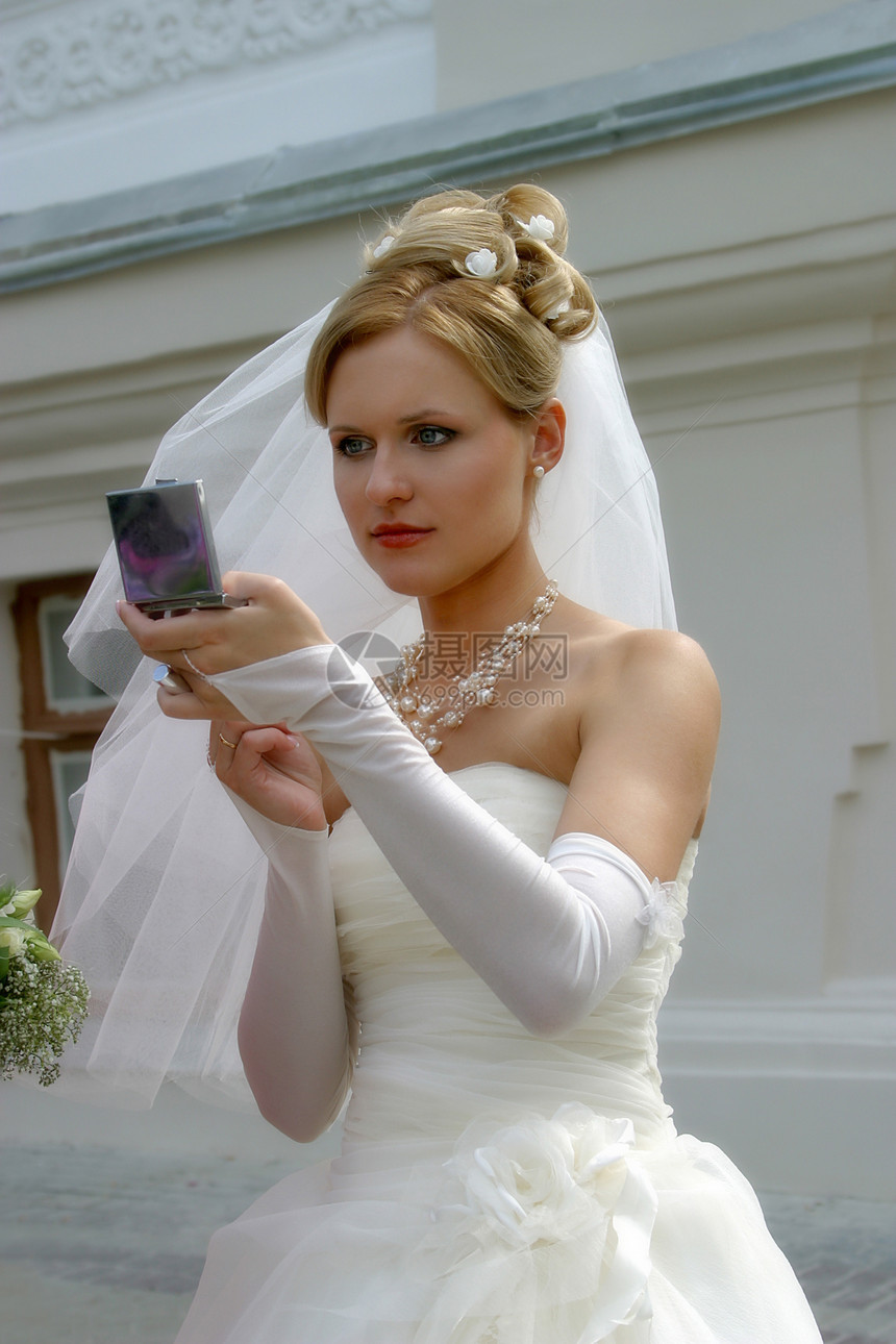 正确的化妆花朵选手婚礼眼睛皇冠生活红色女士钻石镜子图片
