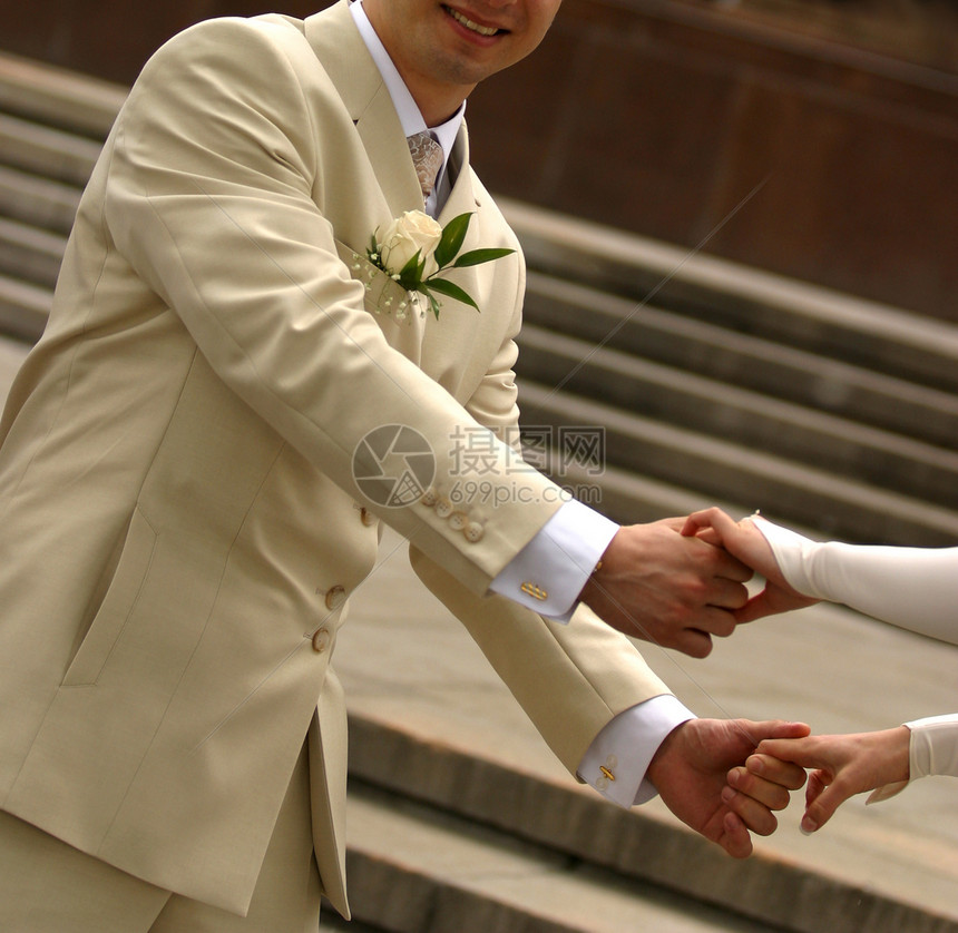 新婚夫妇玫瑰投标粉色女士新娘婚礼微笑夫妻女性花朵图片