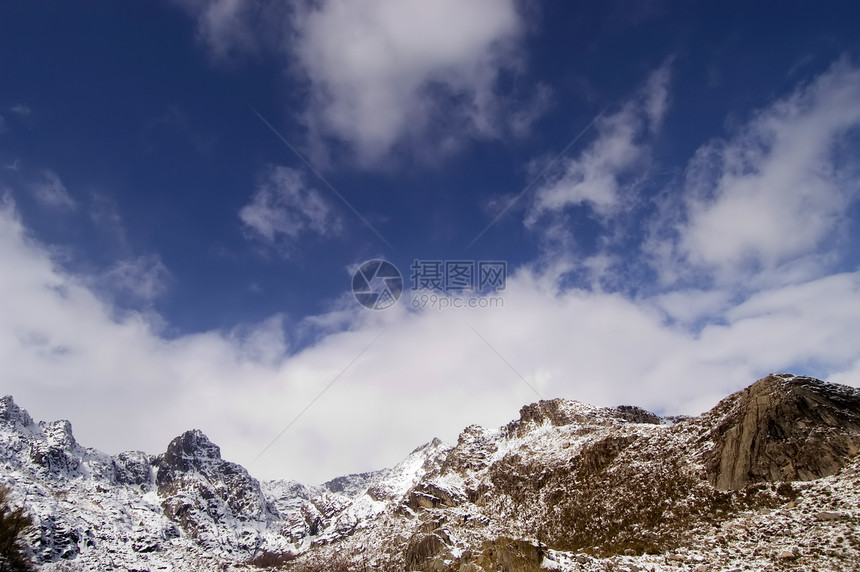 山脉运动滑雪板高山云杉季节全景蓝色脚步冰川楼梯图片