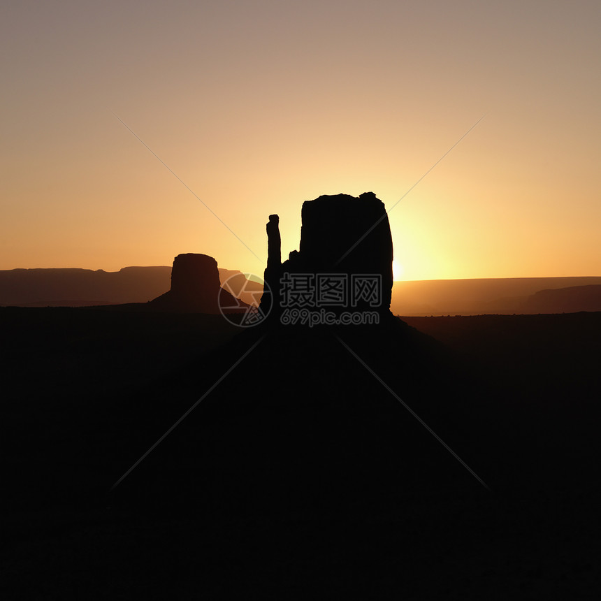 古迹谷地的日落景色黄色台面日出岩石旅游峡谷正方形照片旅行沙漠图片
