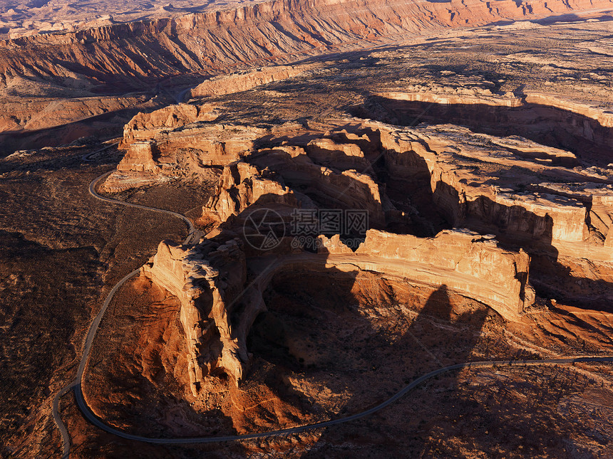 犹他州峡谷国家公园峡谷水平橙子沙漠风景天线台面照片岩石图片