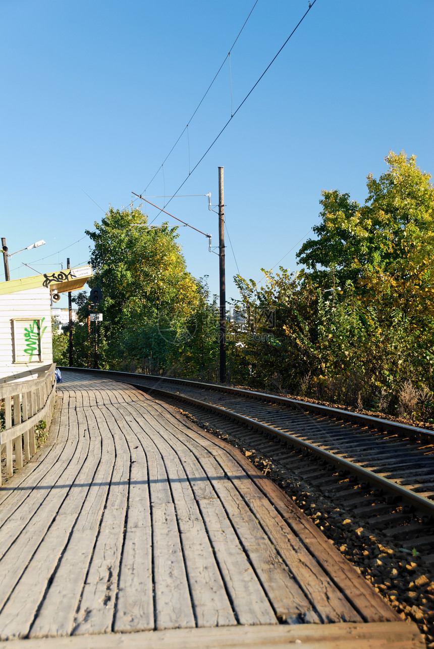 火车站木头车站金属铁路平台图片