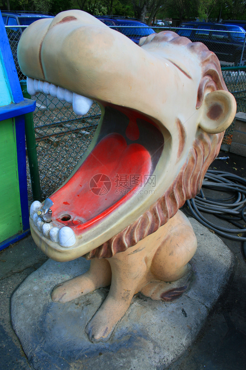 狮子酒量喷泉娱乐人行道灌溉公园乐趣按钮下水道森林雕像动物图片
