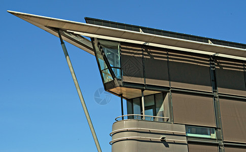 现代架构建筑公寓窗户阳台天空房子码头阁楼背景图片