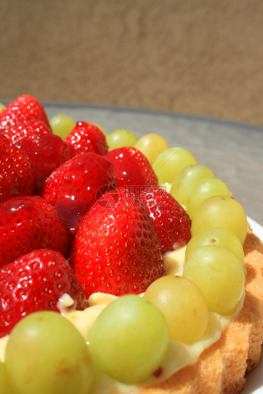 水果蛋糕面团甜点红色白色糖浆糕点果汁面包绿色食物图片