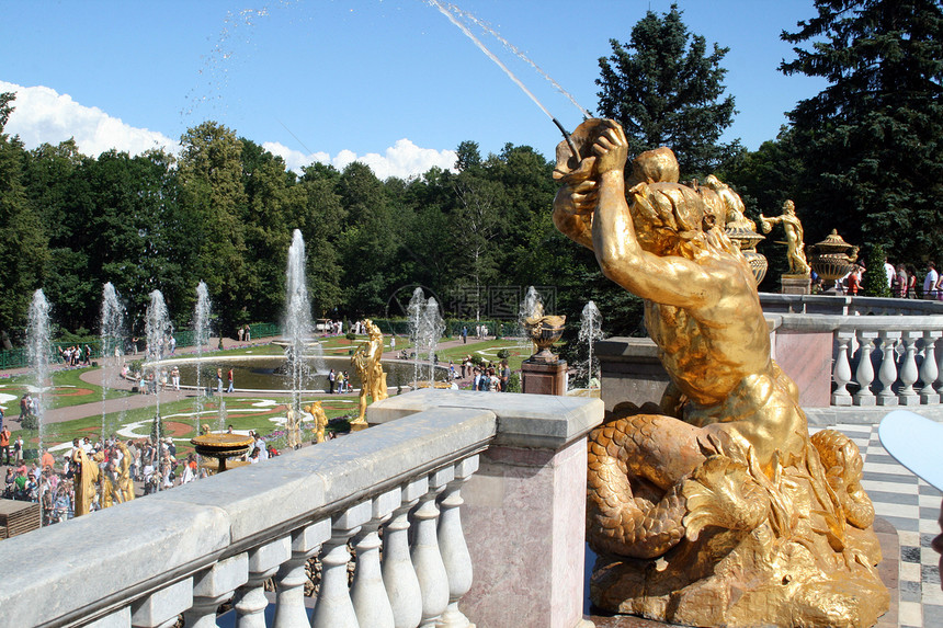 俄罗斯圣彼得堡彼得霍夫的彼得斯宫艺术公司公园纪念碑石油照片建筑学金子摄影历史图片