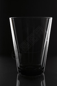 玻璃反射饮料液体背景图片