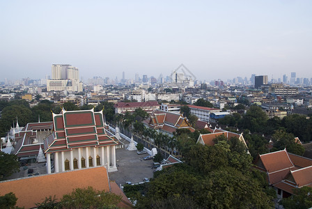 晚上在曼谷城市佛教徒宗教寺庙建筑学背景图片