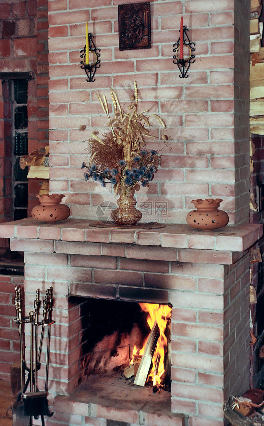 村庄厨房壁炉暖化图片