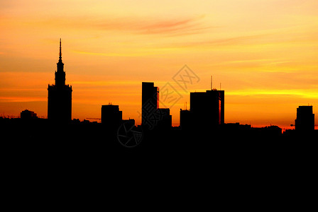 华沙晚夜背景图片
