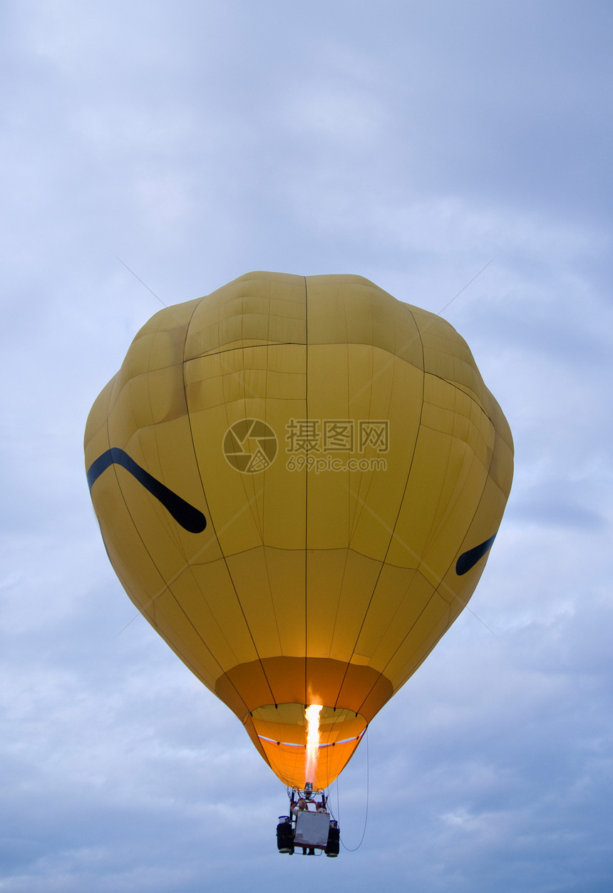 黄热空气气球运输气体多云火焰飞行热气图片
