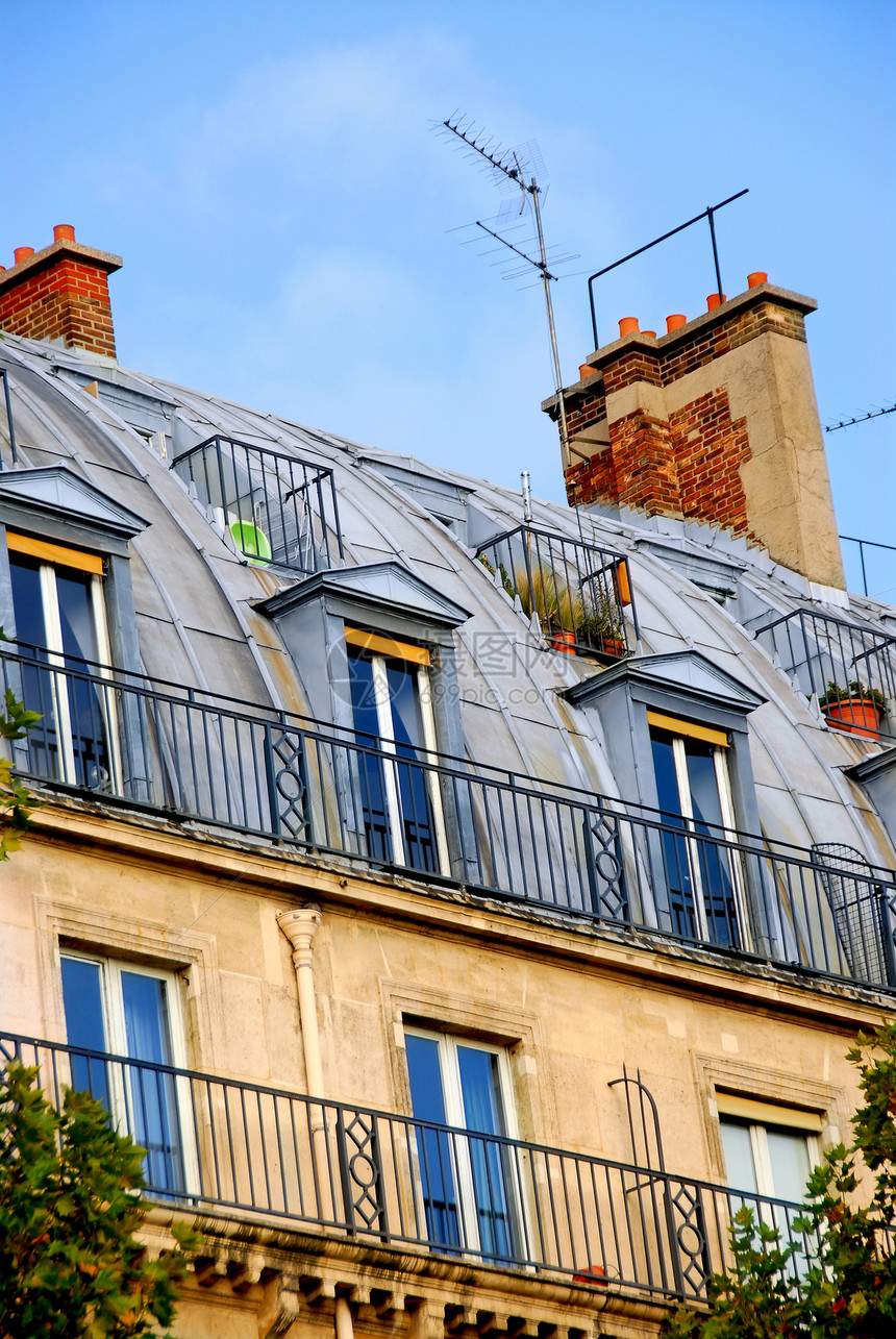 巴黎大楼烟囱旅行文化窗户石头斜线墙壁房子城市阳台图片