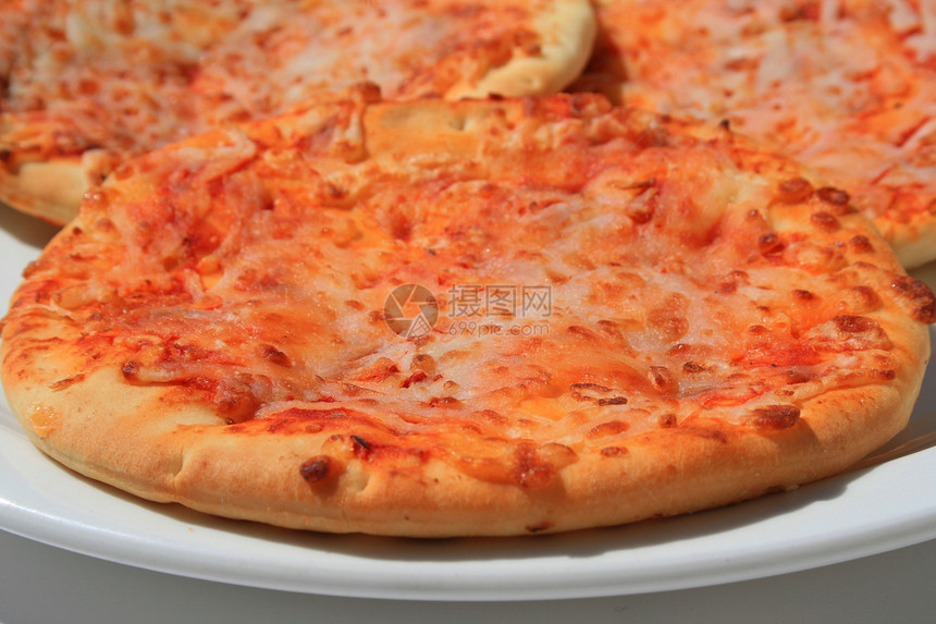 小型奶酪披萨午餐面包盘子小吃西红柿食物医学家工作室拼盘美食图片