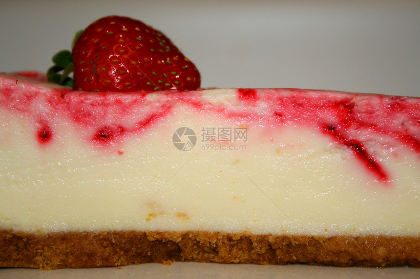 草莓芝士蛋糕用餐粉色盘子糖果拼盘植物糖浆糕点食物蛋糕图片