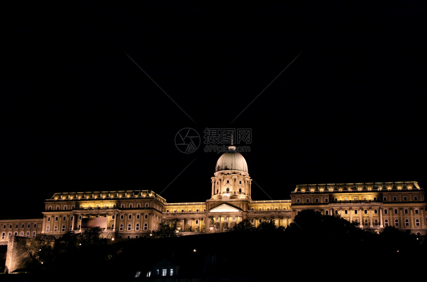 夜间皇家城堡 布达佩斯图片
