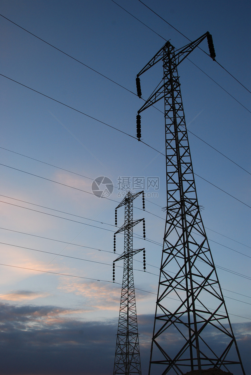 电压金属收费工程邮政电气天空活力危险框架电缆图片
