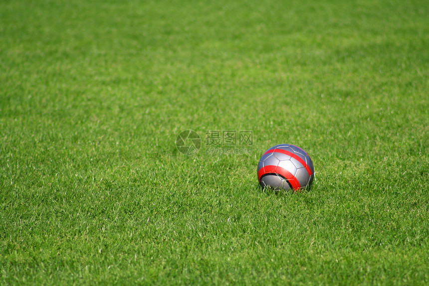足球球场黑色红色灰色草地运动绿色体育场图片