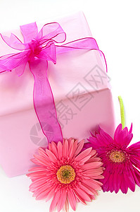 粉红礼品盒惊喜生日粉色花朵装饰派对购物庆典白色丝带背景图片