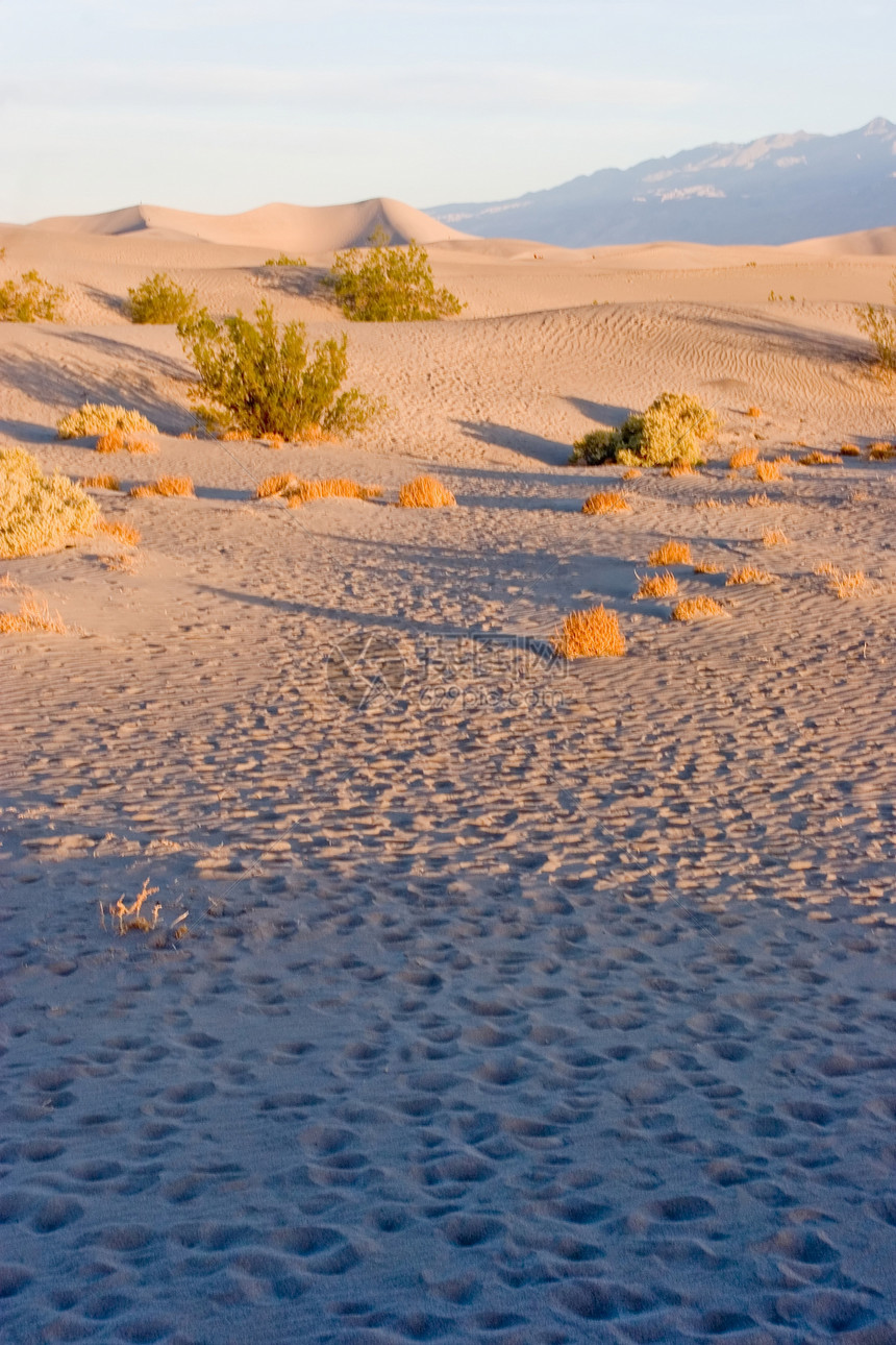 排水管桶盆地瘦腿公园荒野气候温度环境干旱假期沙漠图片