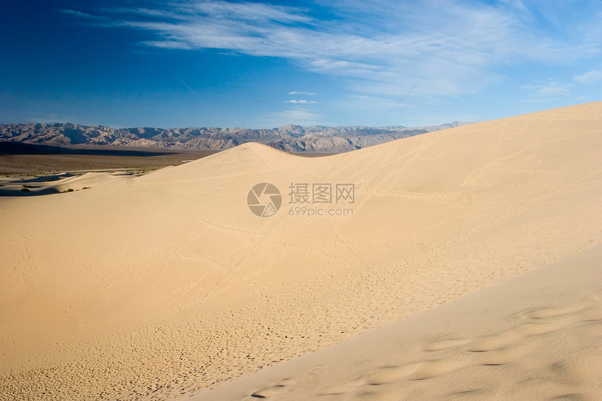 排水管桶阴影瘦腿山脉国家旅行干旱气候沙漠假期障碍图片