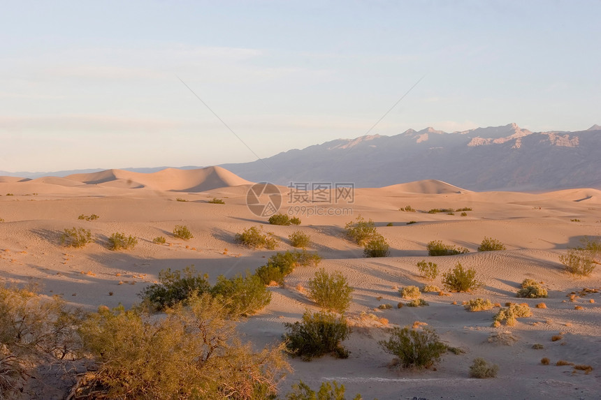 排水管桶障碍阴影国家水井假期沙漠记录公园旅行环境图片