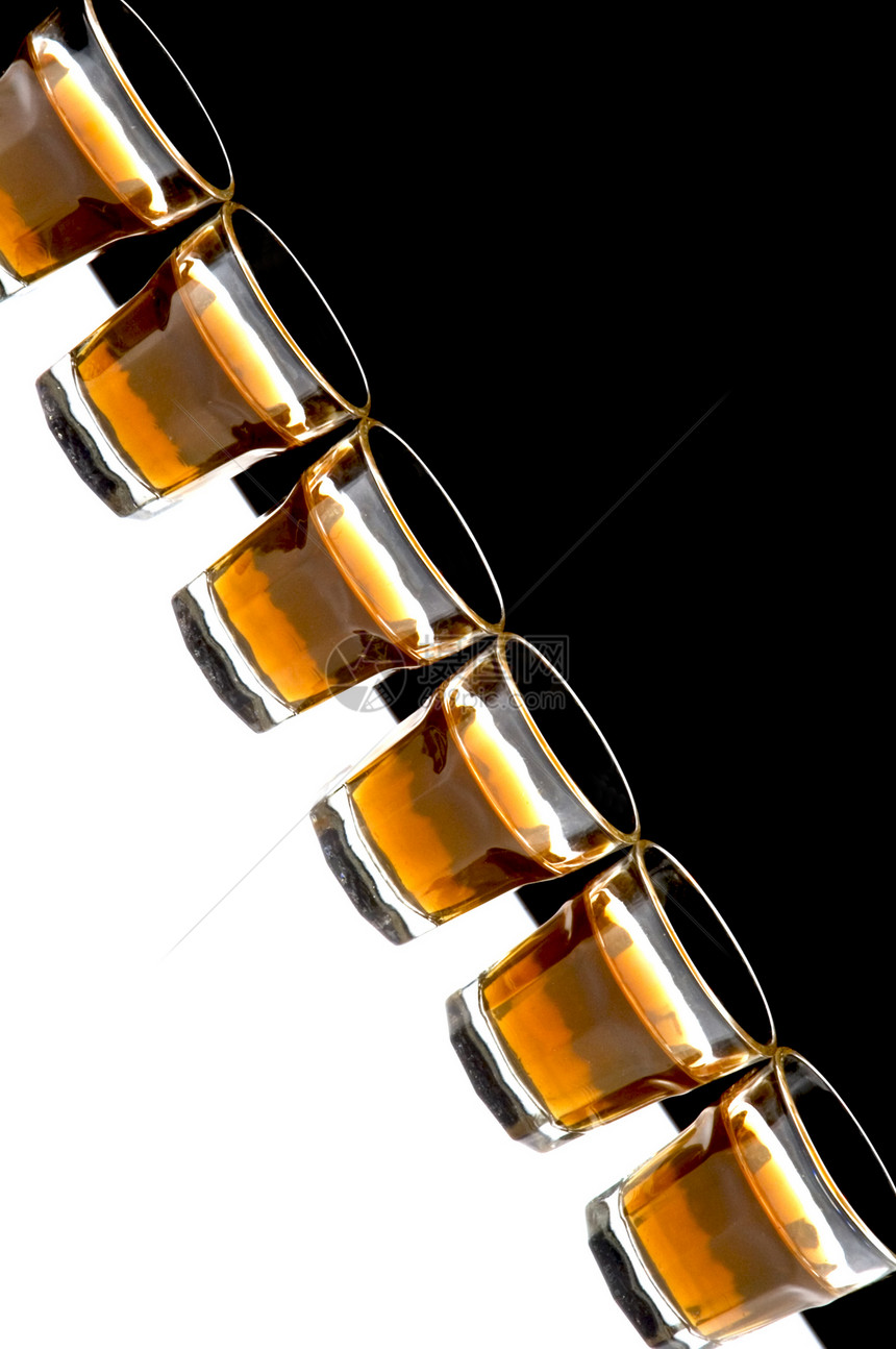 威士忌庆典派对酒精玻璃饮料队列图片