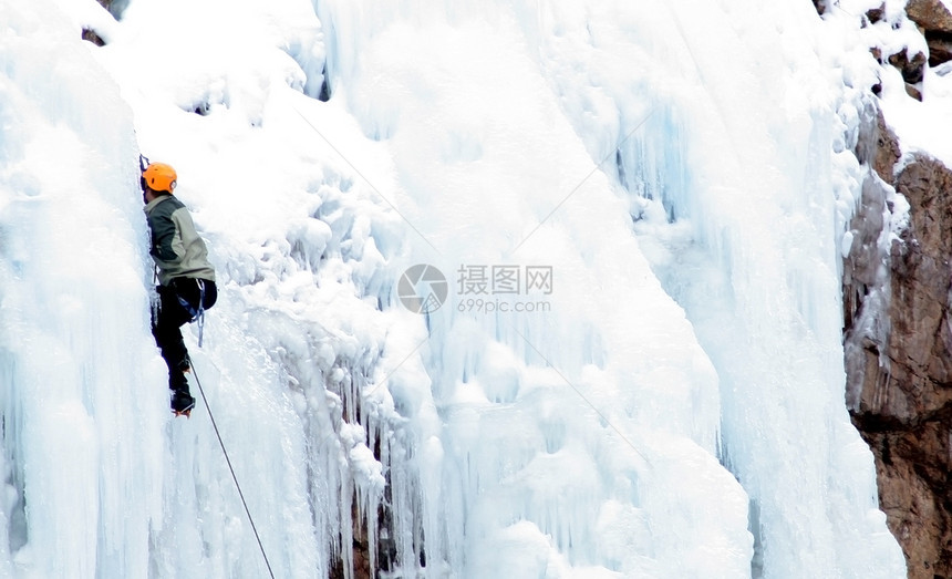 攀爬编队旅行紫色男人国家运动活动登山者远足杂技图片