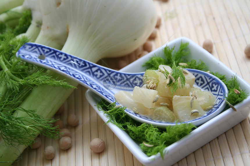 新鲜炖菜蔬菜维生素食物午餐图片