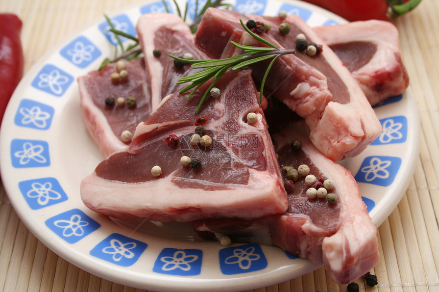 新鲜肉胡椒烹饪香料迷迭香食物图片