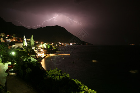 风暴暴雨海岸闪电山脉高清图片