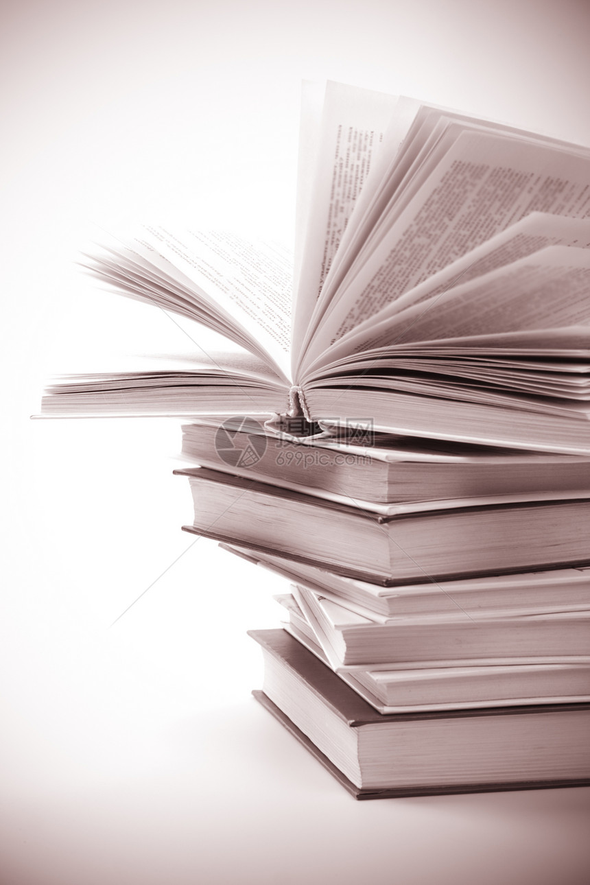 堆叠的书本阅读精装团体小说文档白色大学文学书店学校图片