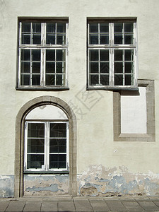 三个旧的窗口建筑学房子住宅装饰柱子物业地标单位胡同宽慰背景图片