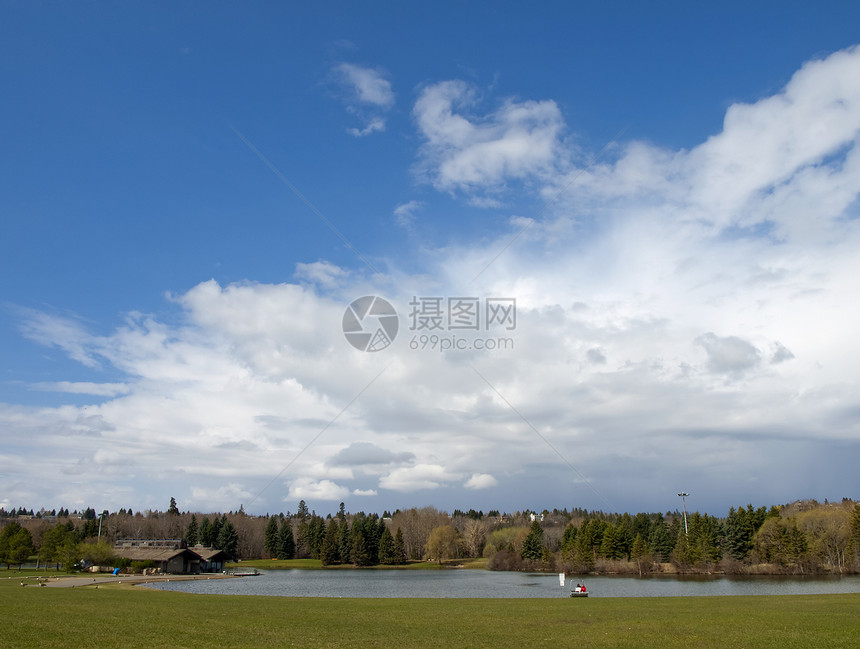 圆云覆盖公园图片